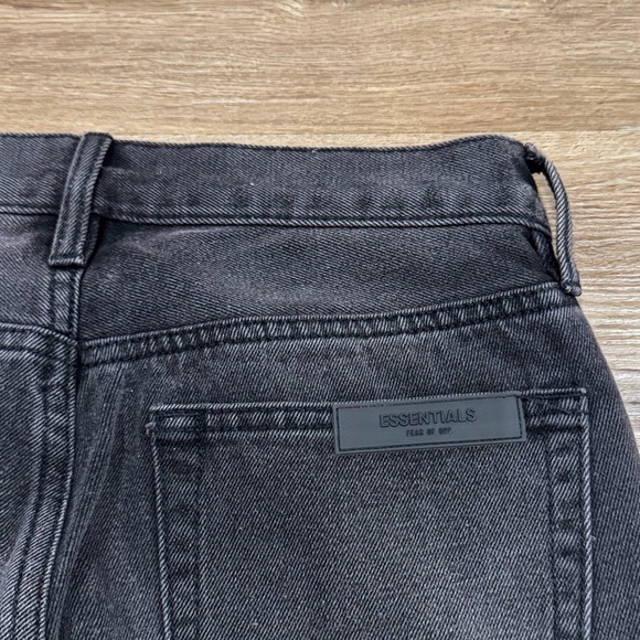 Men's FEAR OF GOD ESSENTIALS - Straight-Leg Jeans - Black Size 31 - Picture 6 of 8